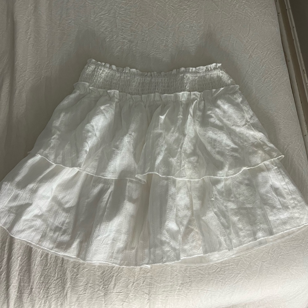 Trendy Ruffled white skirt